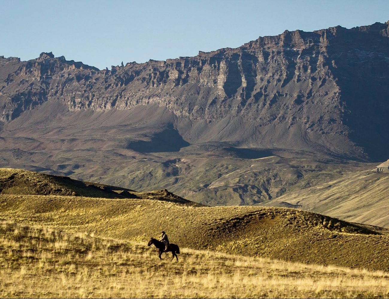 Gaucho in front of Sierra BagualesRS